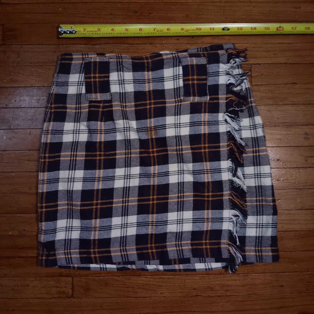 Ultra Pink 90s vintage wrap skirt